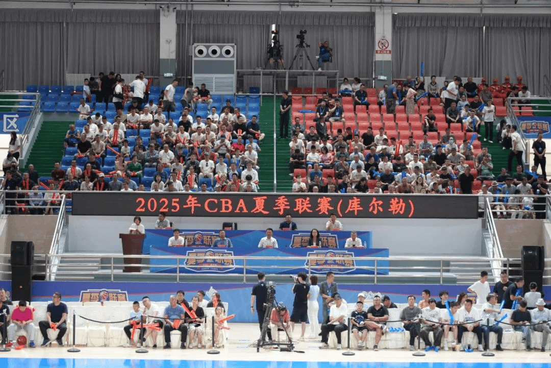 包含皇家马德里篮球队发布备战花絮，最后时刻回应争议，CBA季后赛任务艰巨，球队文化被再次提及的词条